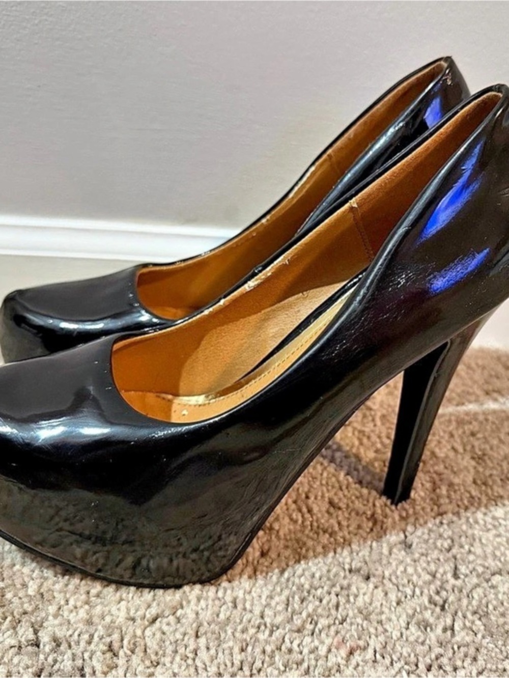 Qupid Black Platform Pumps